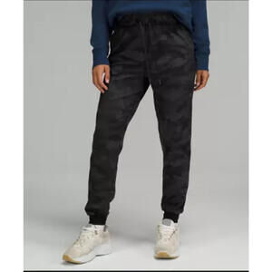 LULULEMON woman's black/gray camo stretch High Rise jogger Size 8 Comfort Active